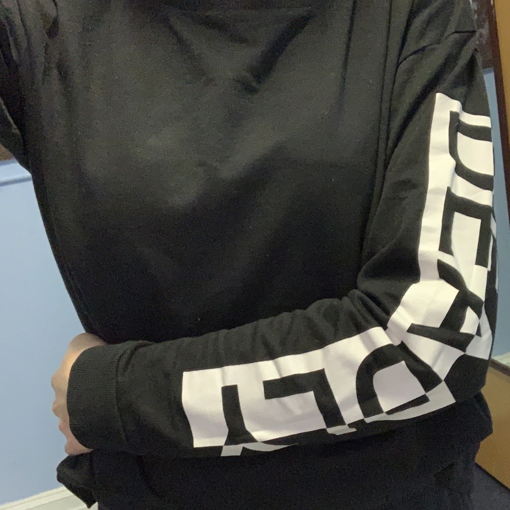 Black Pullover